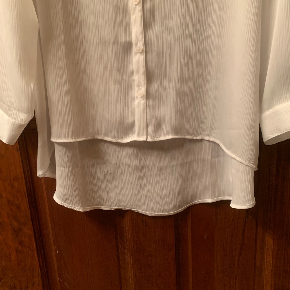 Chico New Never Worn, Button Front Flutter Hem Tu… - image 4